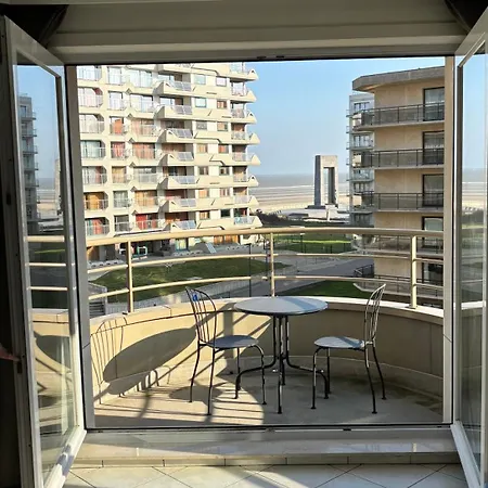 Zeezicht Amadeus Apartment De Panne